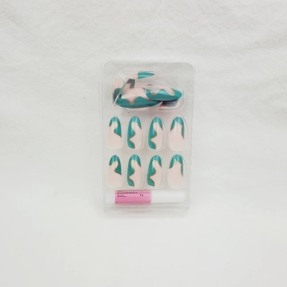 24 Pieces Fake Press On Nails